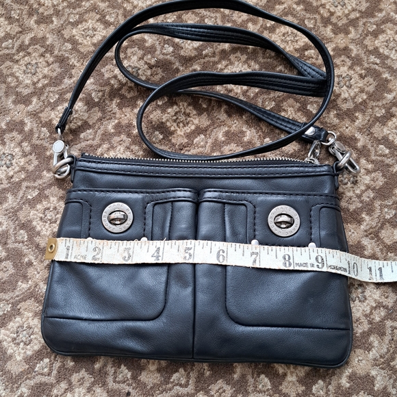 Marc Jacobs Black Leather Crossbody with Dual Front Pockets - Picture 8 of 9